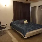 Figueroa Guest Rooms In Country Club