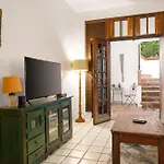 Beach Pad W Patio, Walk To Everything! Gen Ac - 20 Down