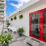 Red Door Inn