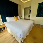 Metro Art Hotel
