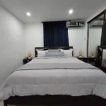 Reparto Metropolitano Apartments III