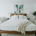 Lux Beachfront Studio Isla Verde