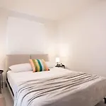 Right Next To The Beach Apt