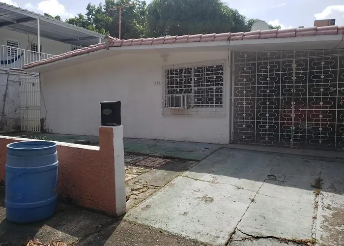 Figueroa Guest Rooms In Country Club