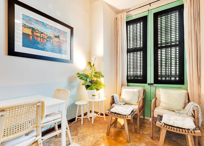 Chic 1-Bedroom & Loft In Prime Location
