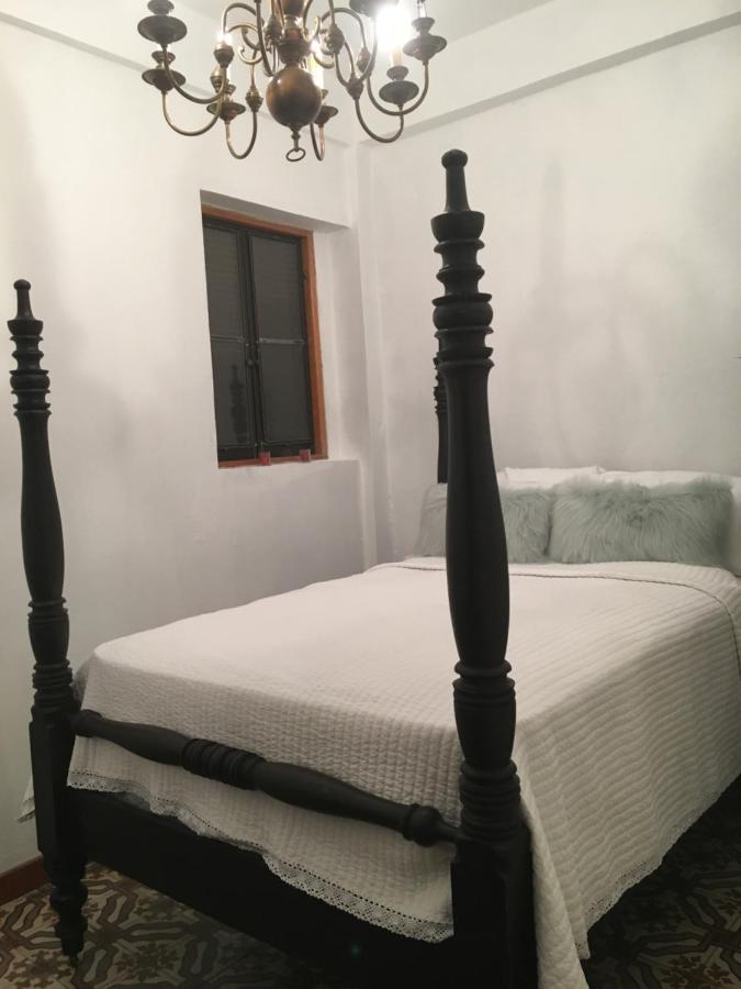 305 San Sebastian St Apartment *