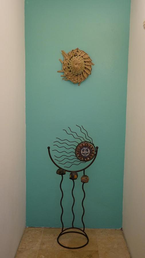 Guest house The Pelican Poshtel 3*