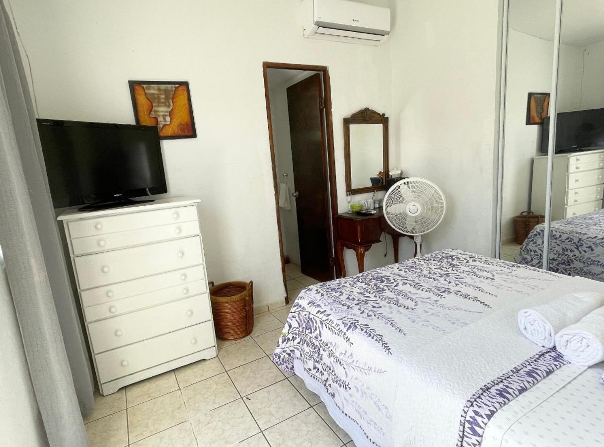 Los Angeles Guest And Guest At 7 Minutes From Airport Apartment