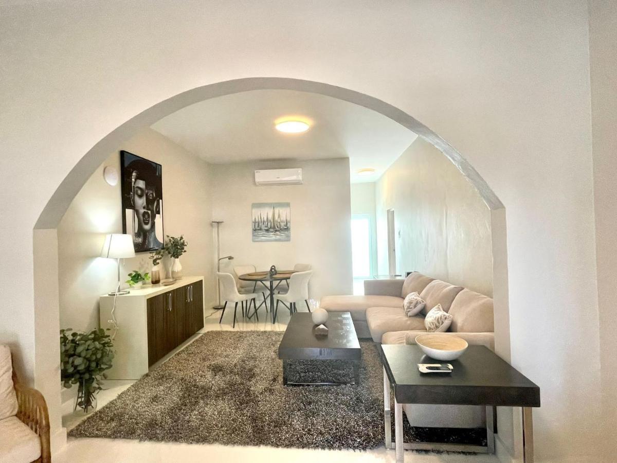 Apartment Breathtaking 3-br Beachside *