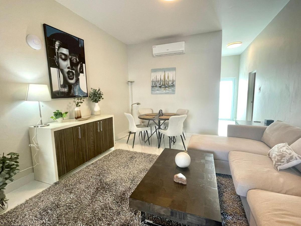 Breathtaking 3-br Beachside San Juan