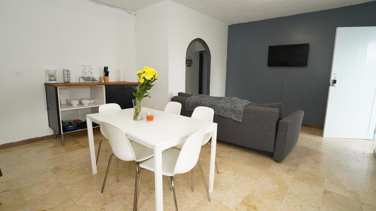 The Pelican Poshtel 3*
