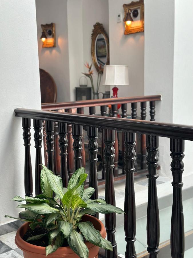 352 Boutique Inn