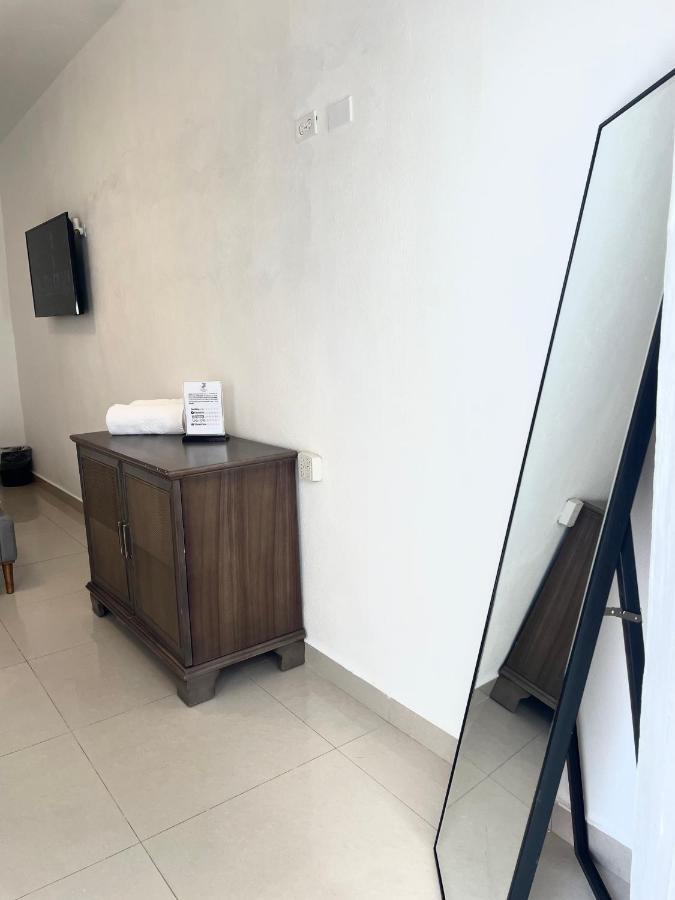 Guest house The Pelican Poshtel 3*