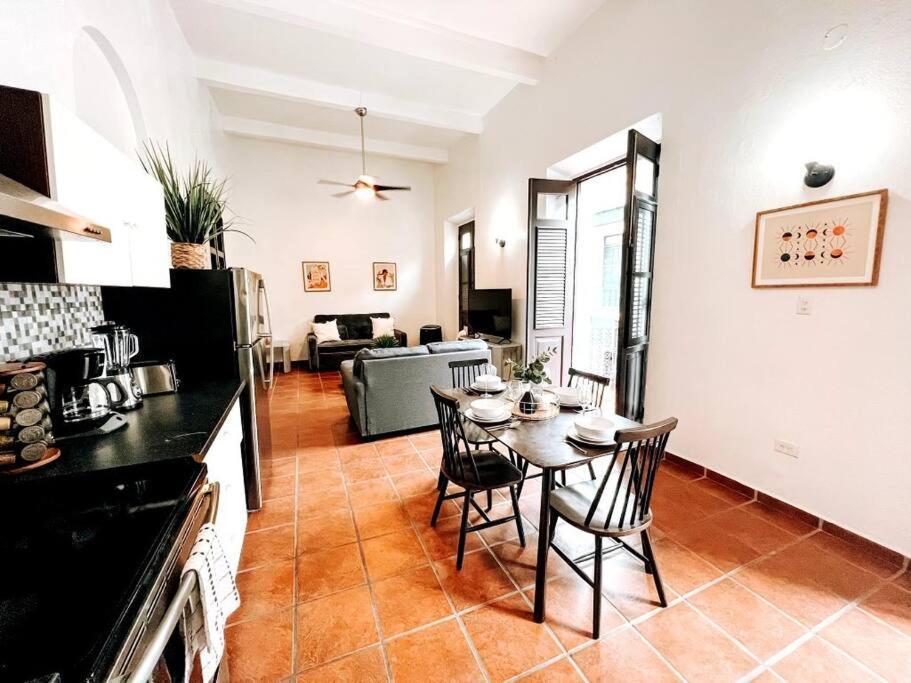65 Fortaleza 1 - N Colonial Apt W/ Balconies & Views Apartment *