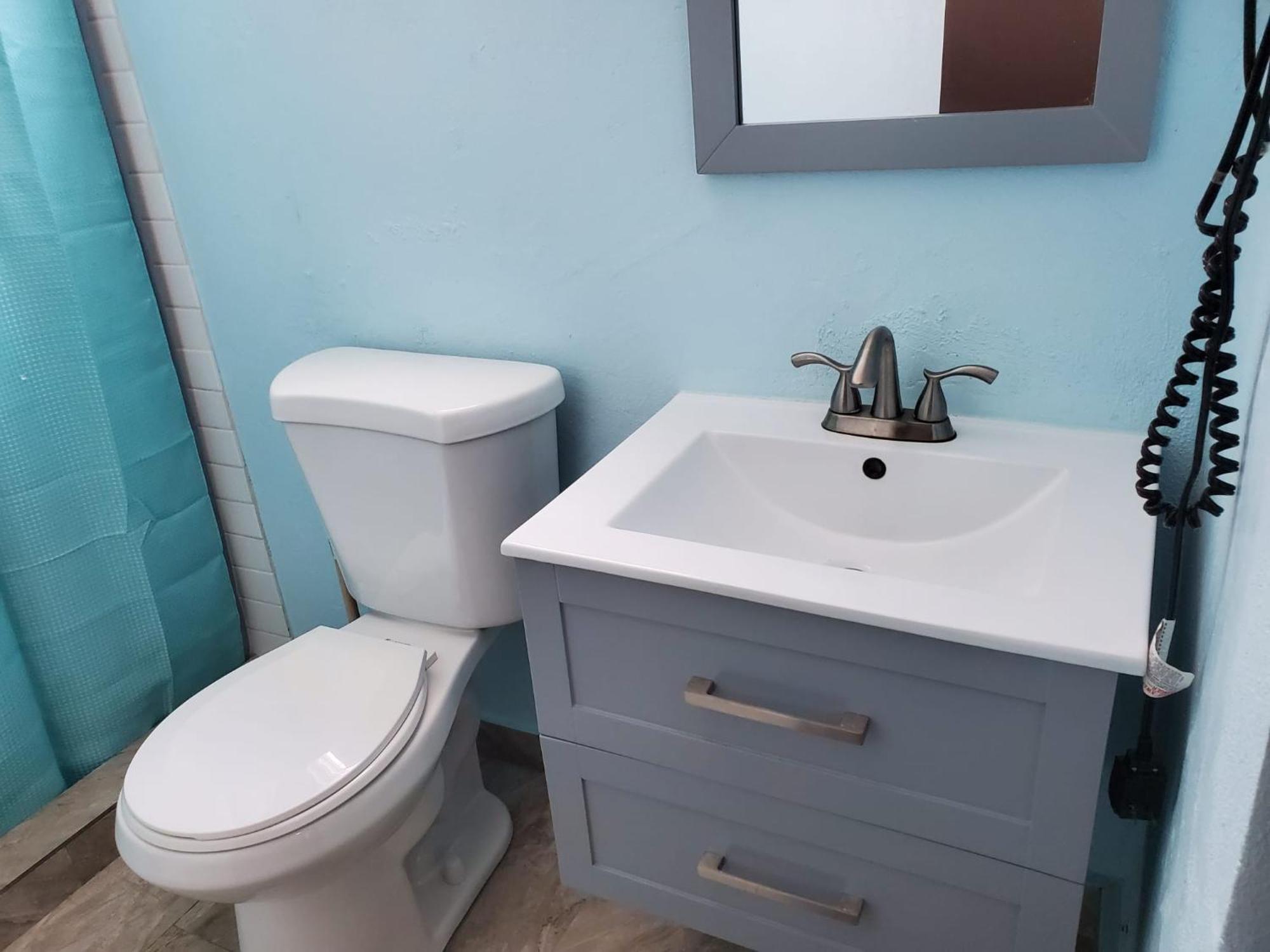 With Private Entrance And Bath Near Beach, Unit 4 *