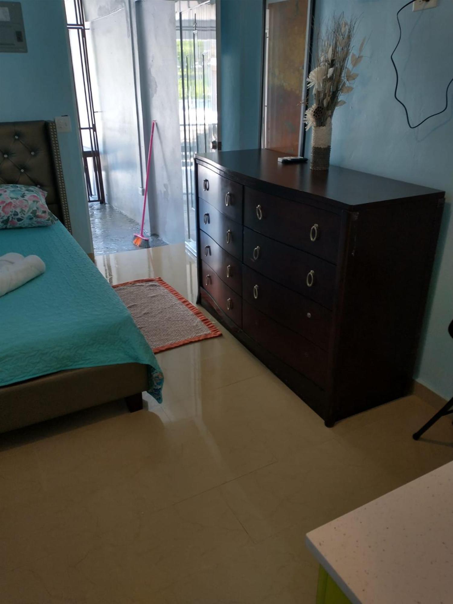 With Private Entrance And Bath Near Beach, Unit 4 Apartment