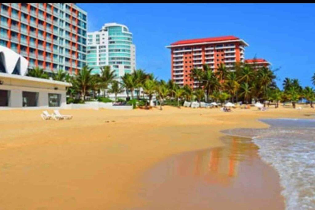 Alanis Condado / 1 Minute Walking *