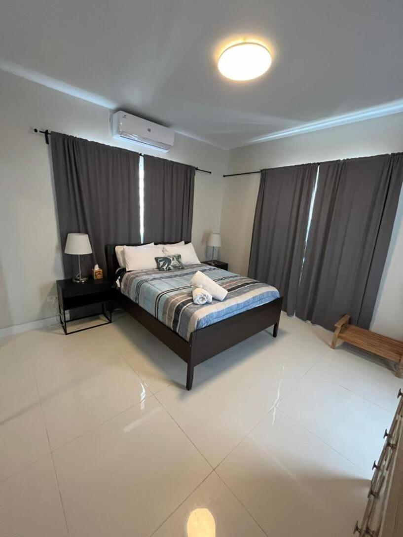 Apartment Breathtaking 3-br Beachside