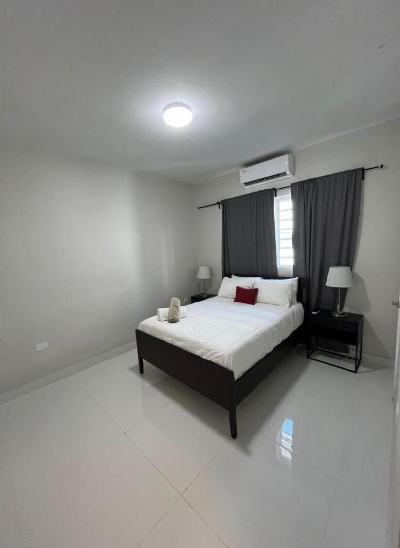Apartment Breathtaking 3-br Beachside *