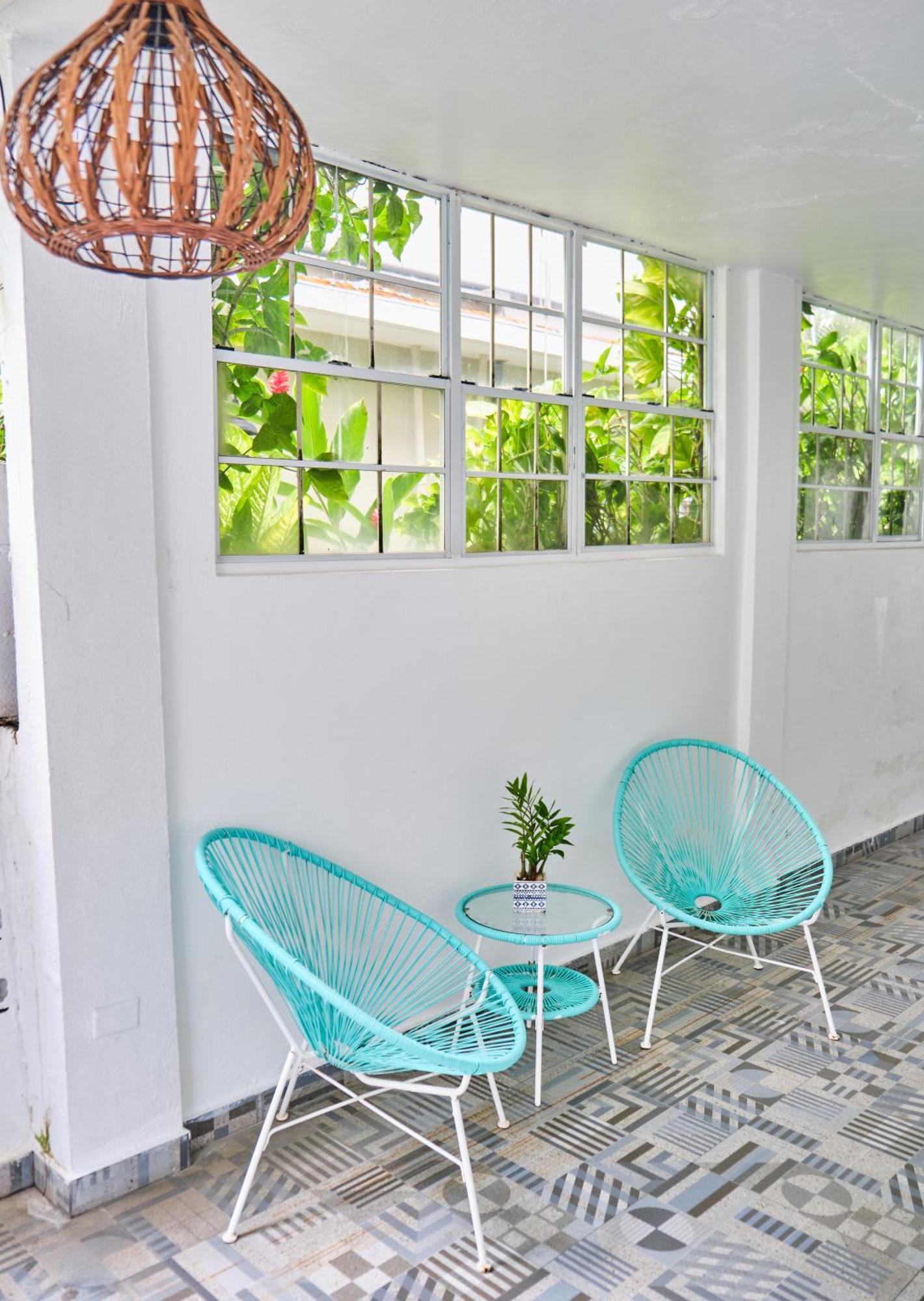 Guest house The Pelican Poshtel