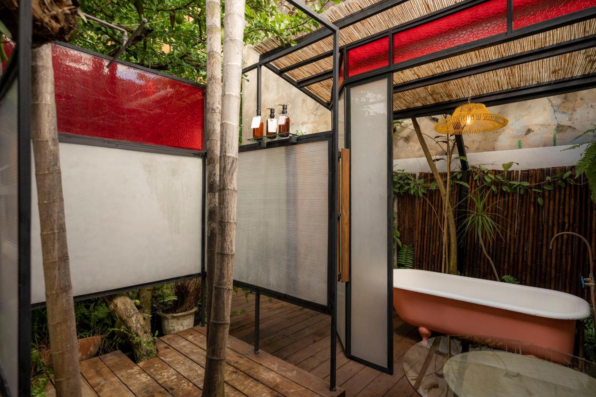 La Botanica Hotel