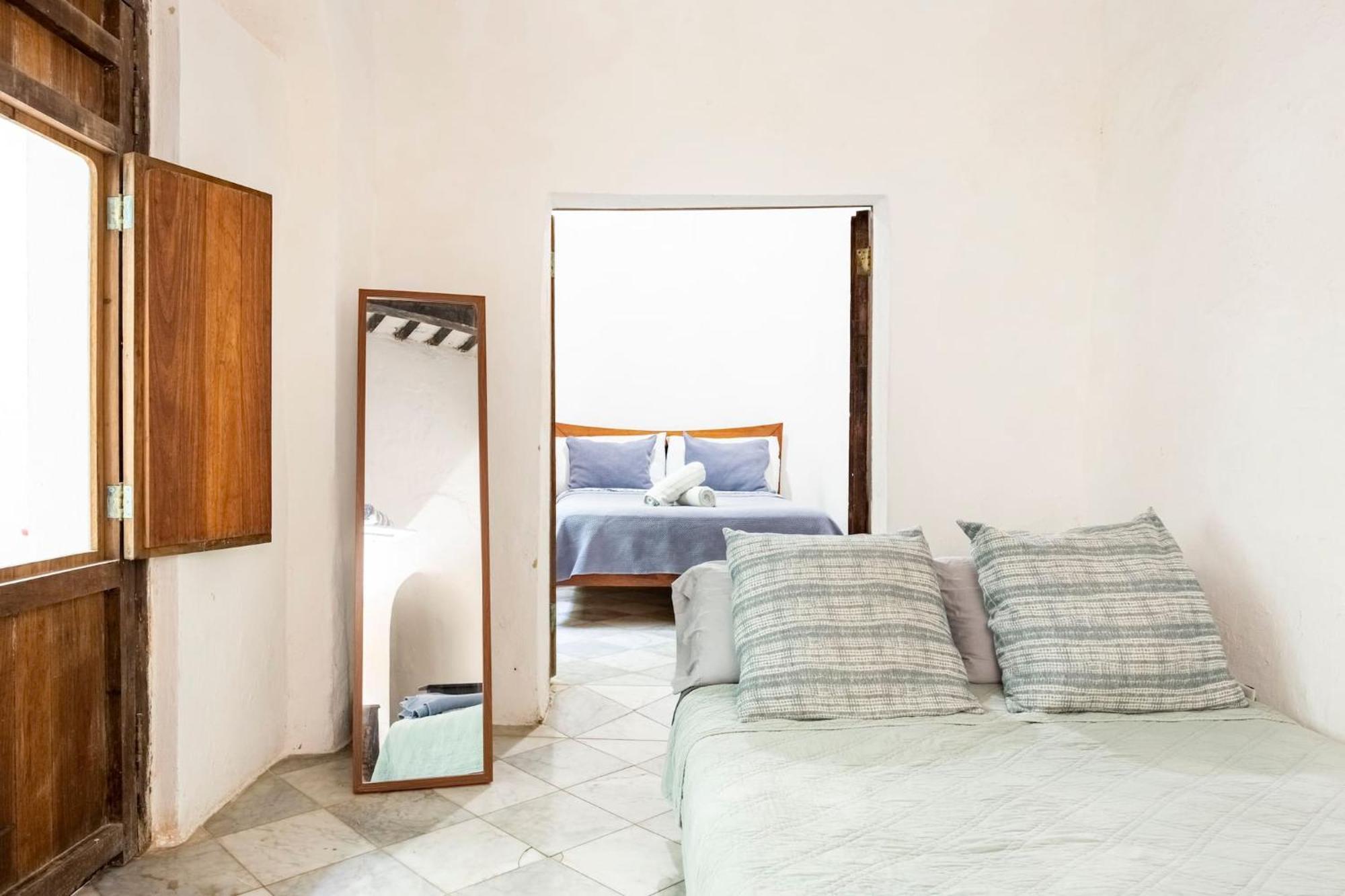 Center Of Old With Rooftop Garden Apartment *