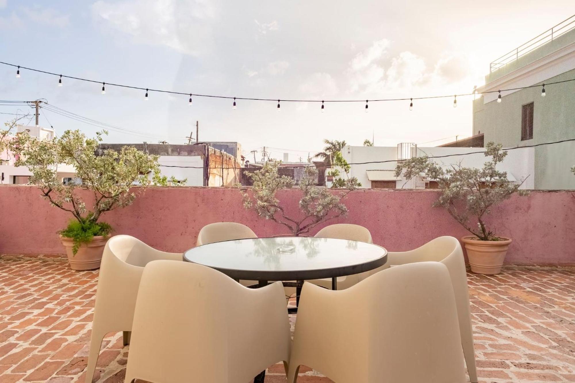 Apartment Center Of Old With Rooftop Garden *