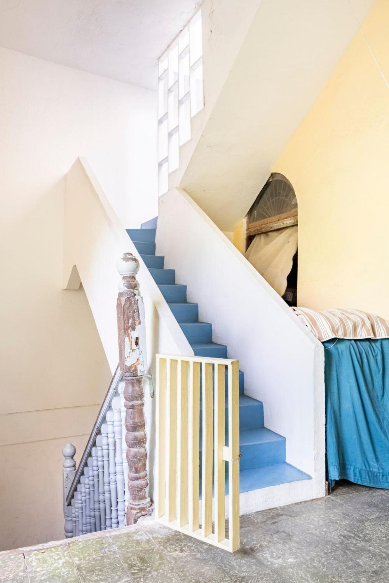 Center Of Old With Rooftop Garden Apartment *