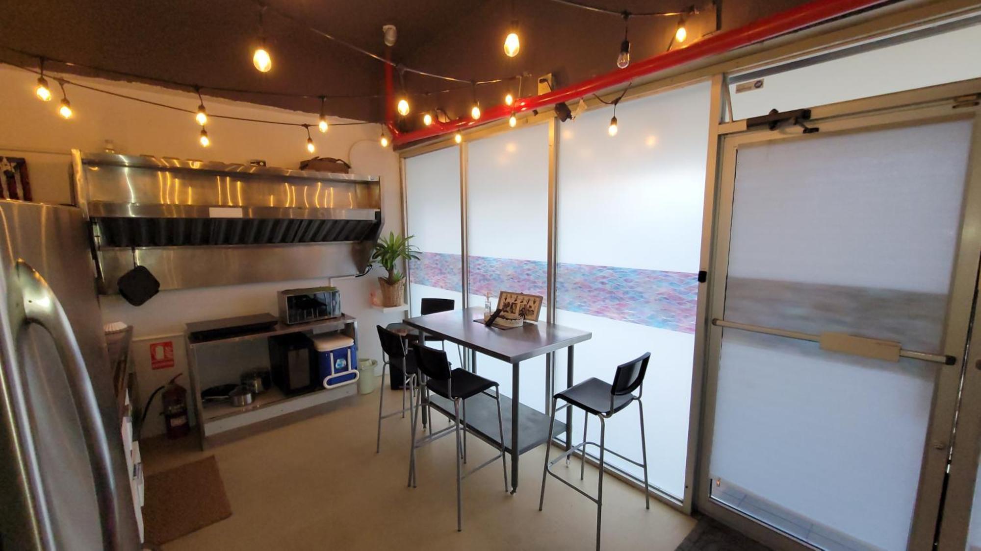 Bunker @ Isla / Front Apartment *