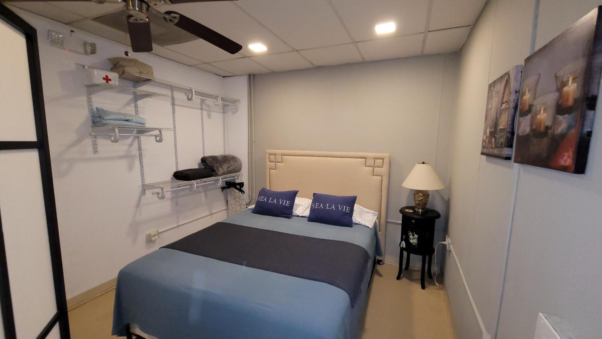 Bunker @ Isla / Front Apartment San Juan