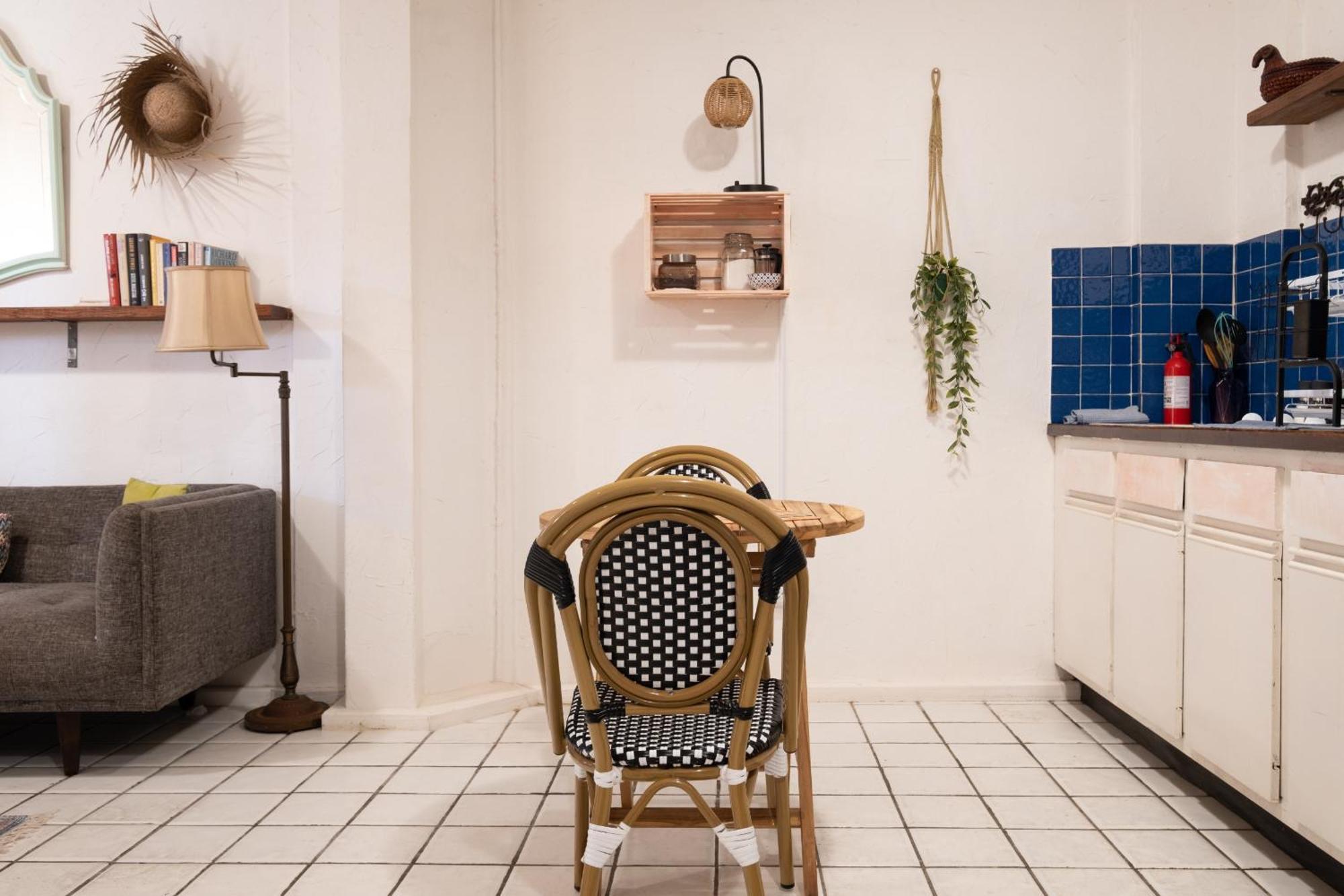 Apartment Pad W Patio, Walk To Everything! Gen Ac - 20 Down