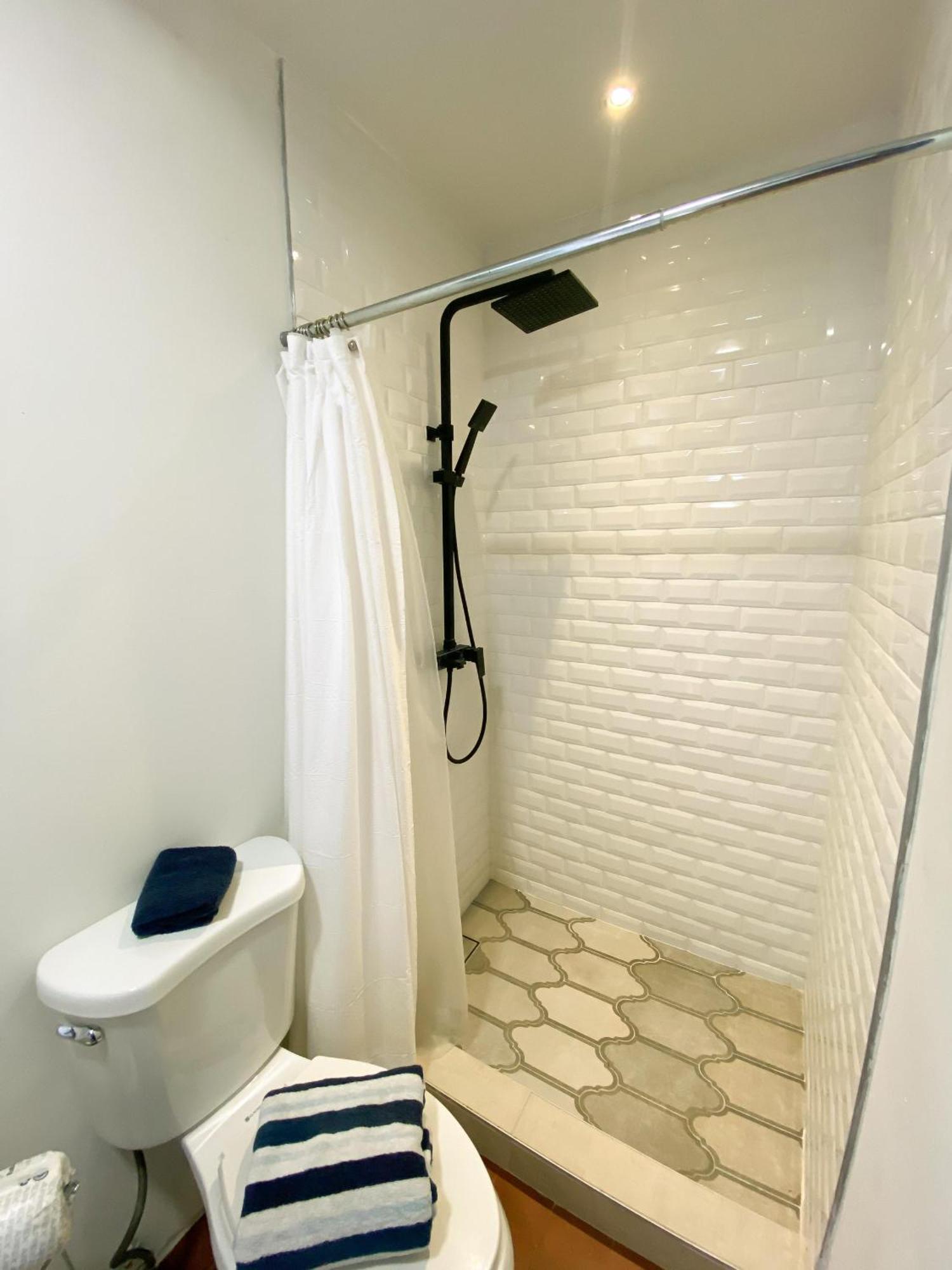 Just Remodeled In Colonial Osj Unique Location Local Experience Apartment *