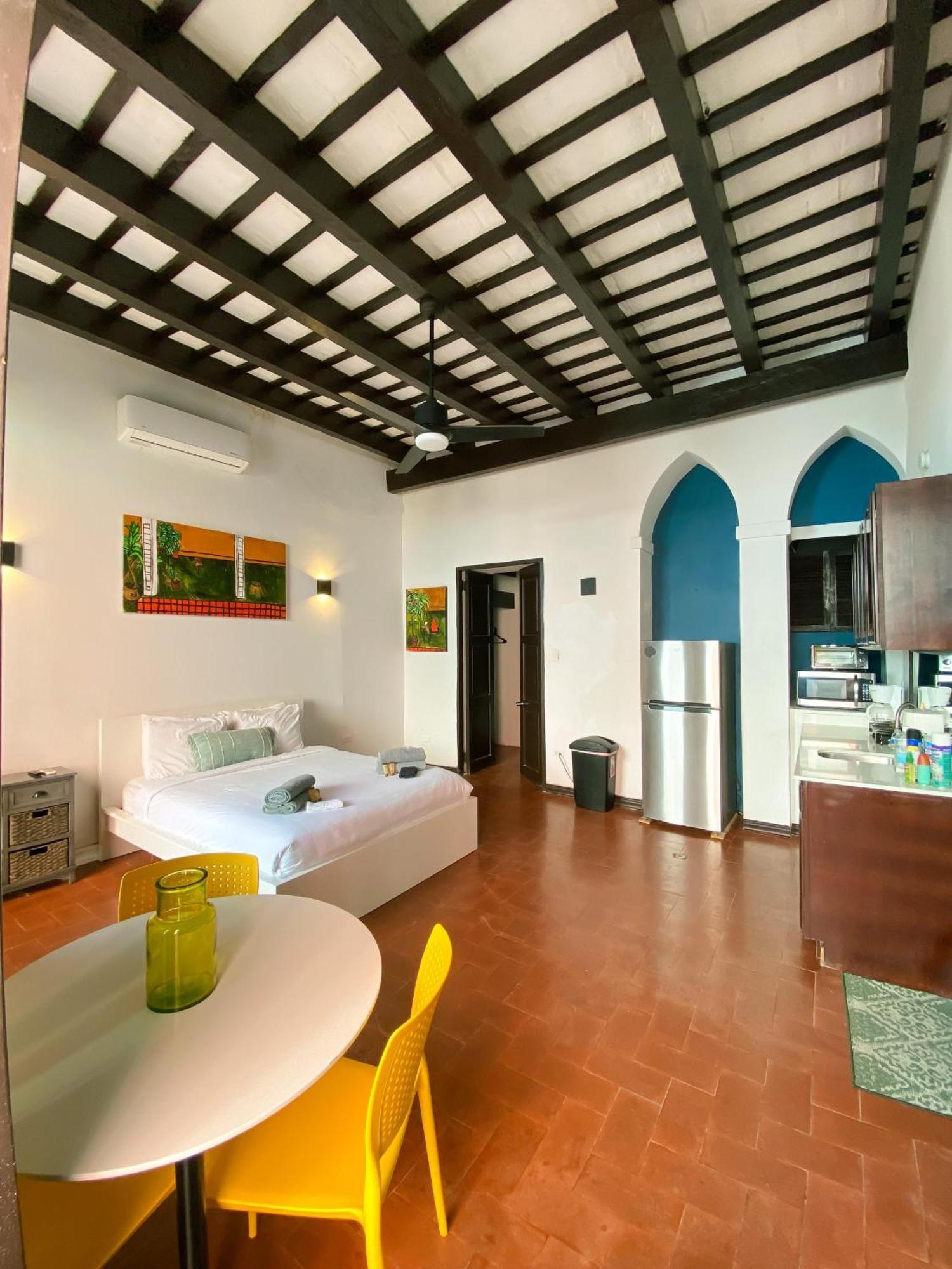 Just Remodeled In Colonial Osj Unique Location Local Experience *