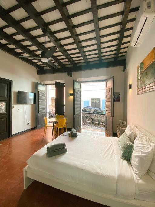 Apartment Just Remodeled In Colonial Osj Unique Location Local Experience San Juan