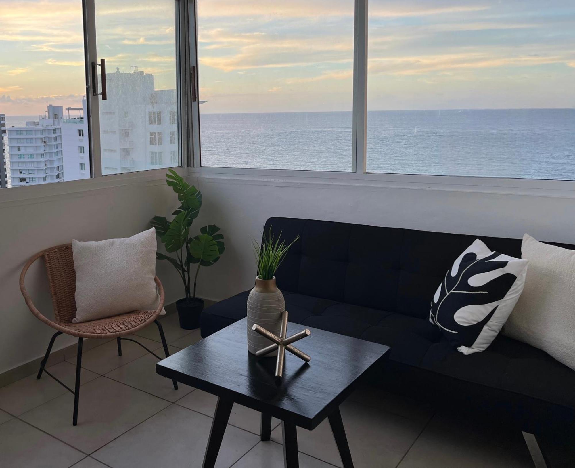 Estudio Con Vista Al Mar Y La Ciudad, Condado *