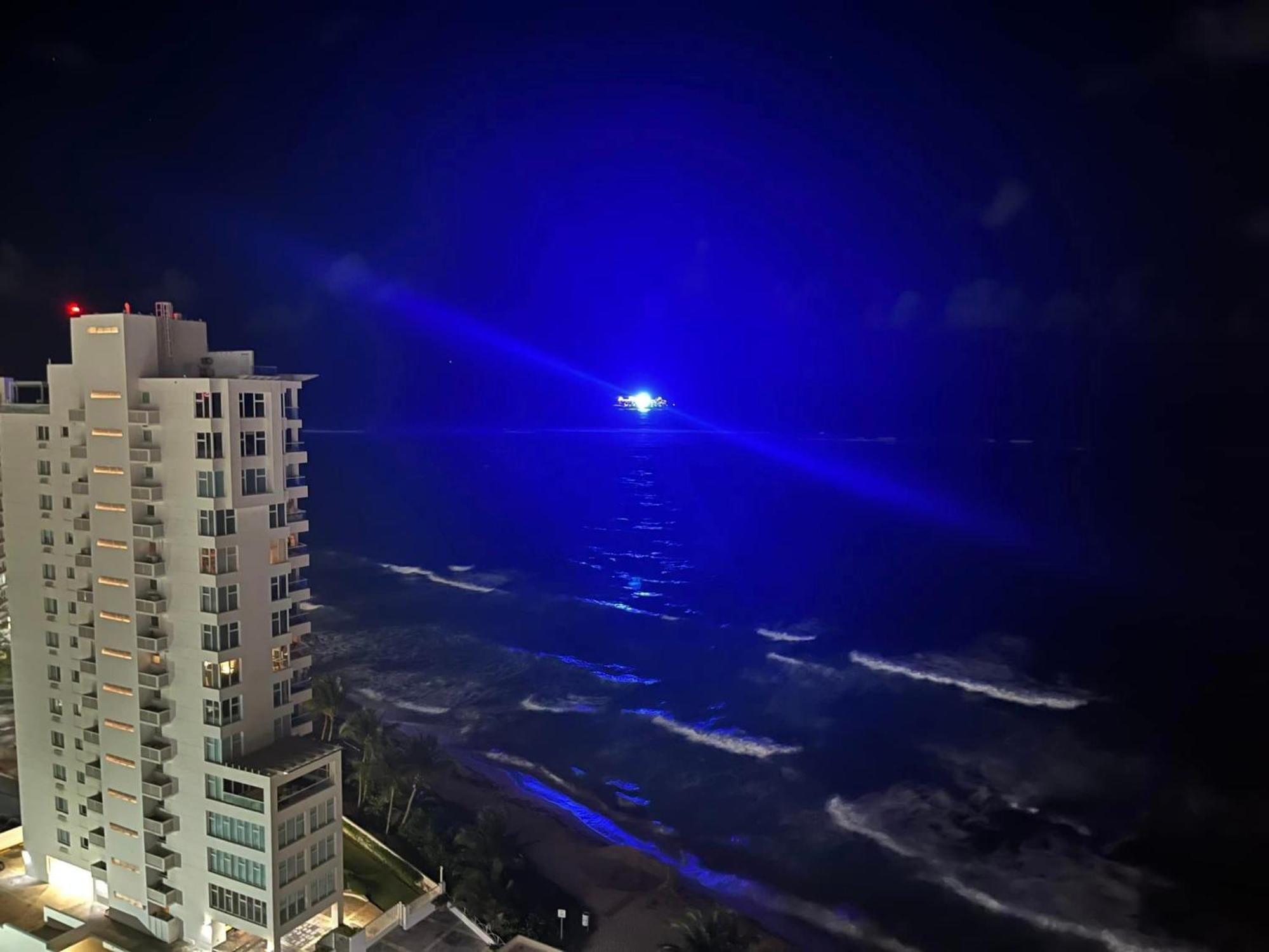 Estudio Con Vista Al Mar Y La Ciudad, Condado