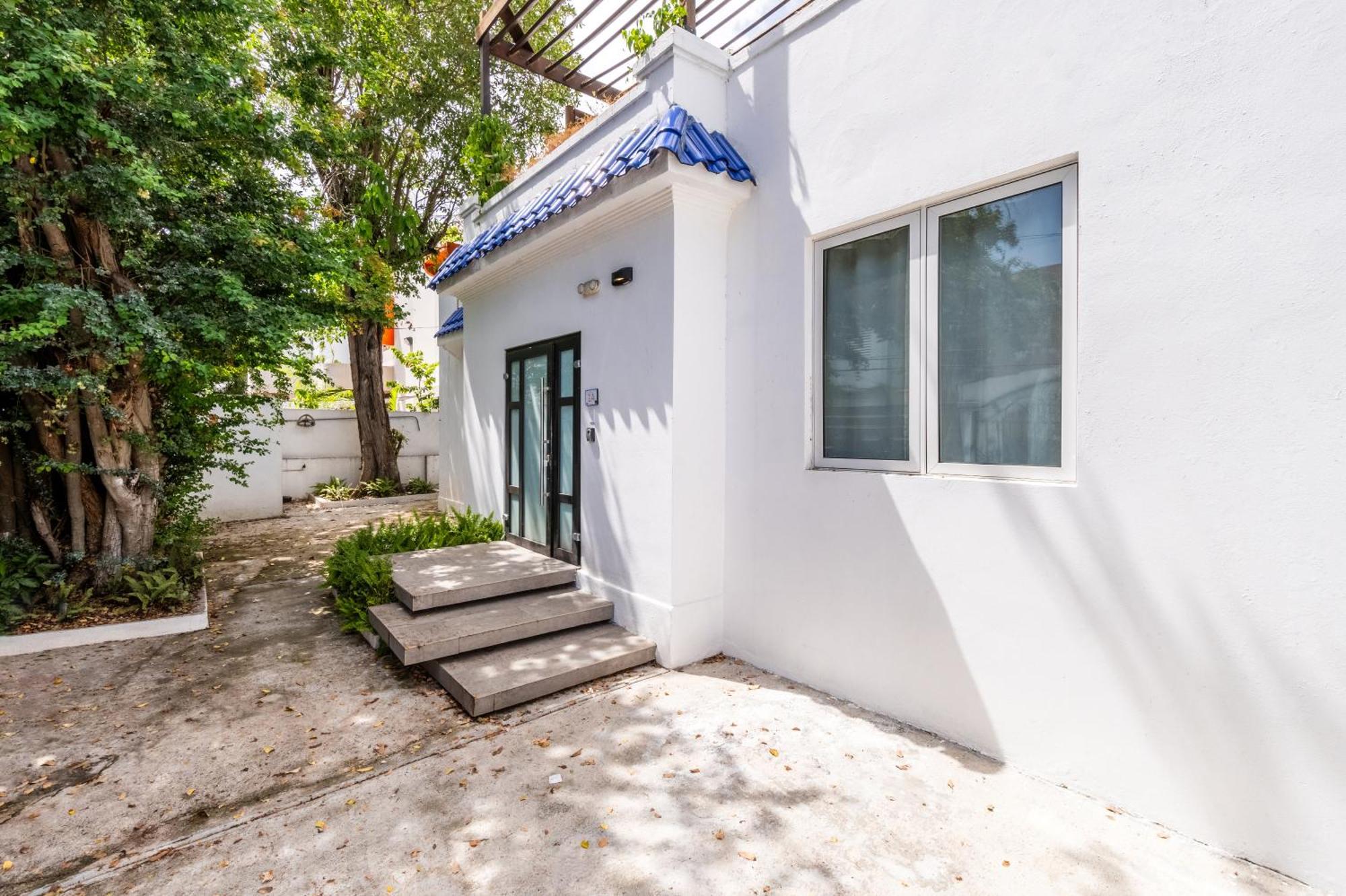 La Mona Loiza Complex By With Bear Hotel