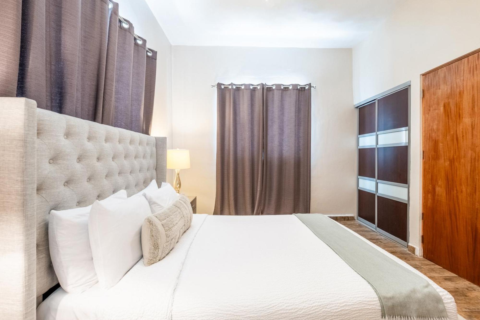La Mona Loiza Complex By With Bear Hotel