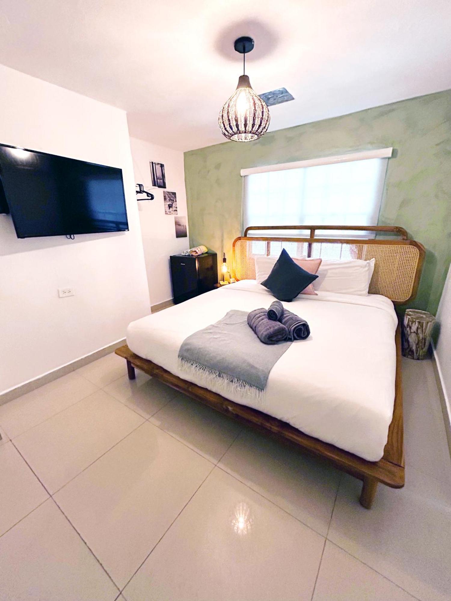 The Pelican Poshtel Guest house 3*