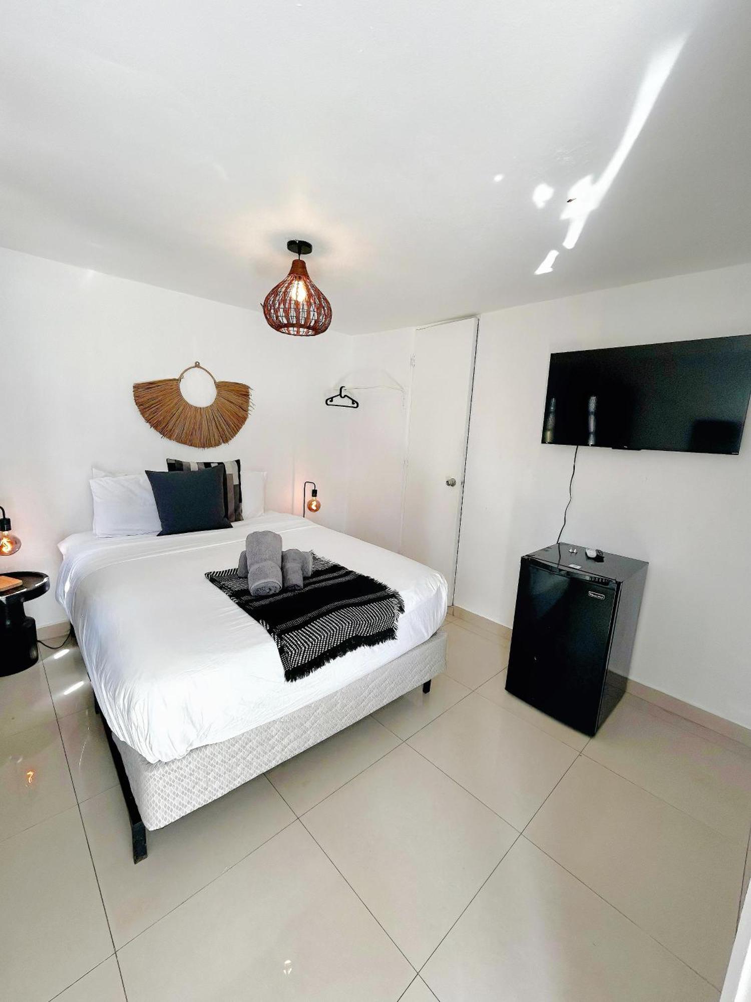 The Pelican Poshtel 3* San Juan