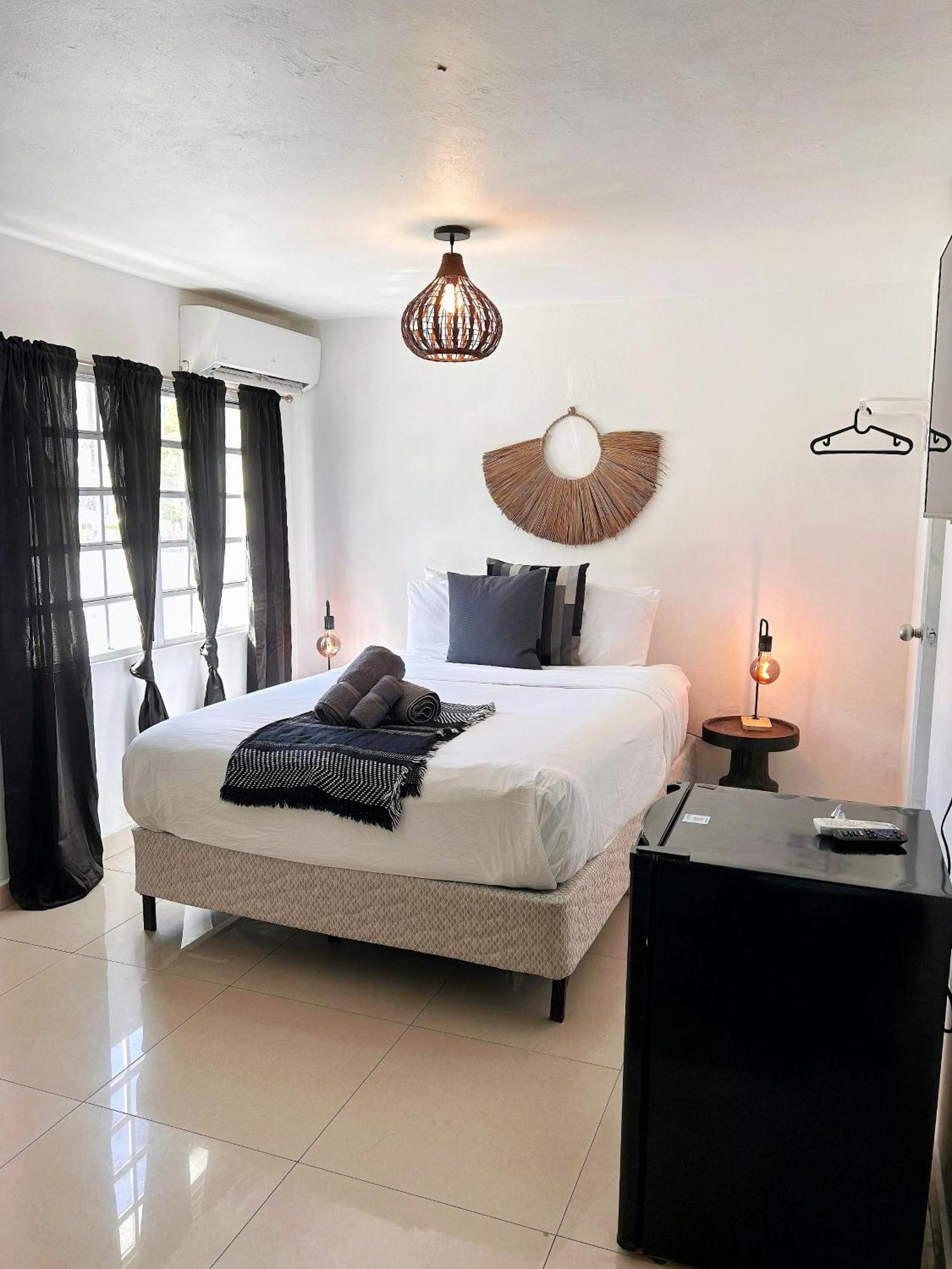 The Pelican Poshtel Guest house