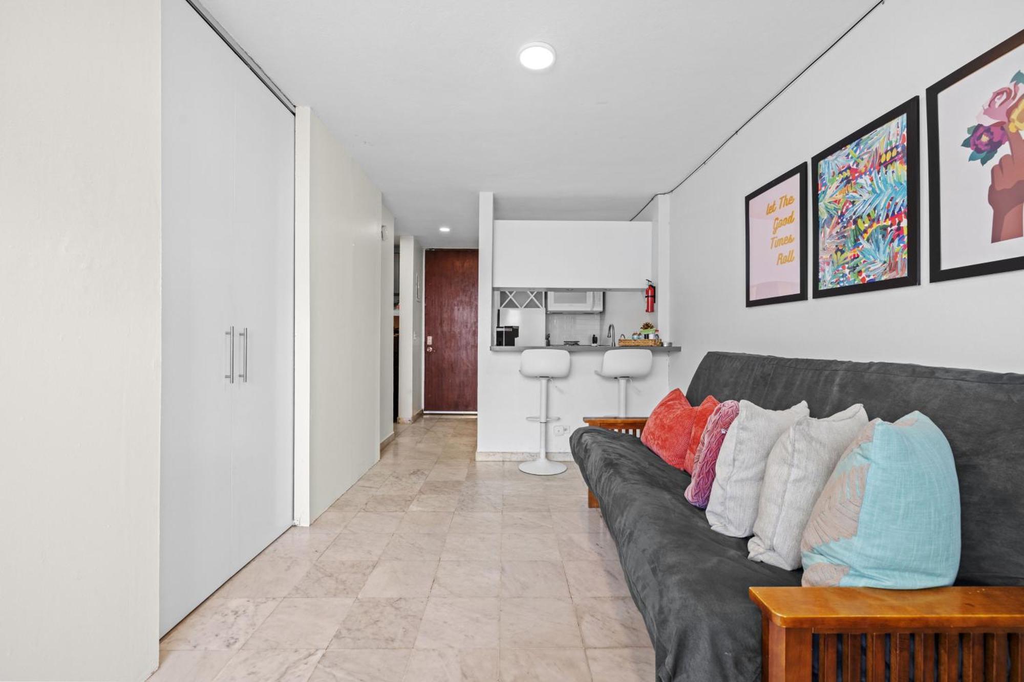 Otium Pool Access Apartment