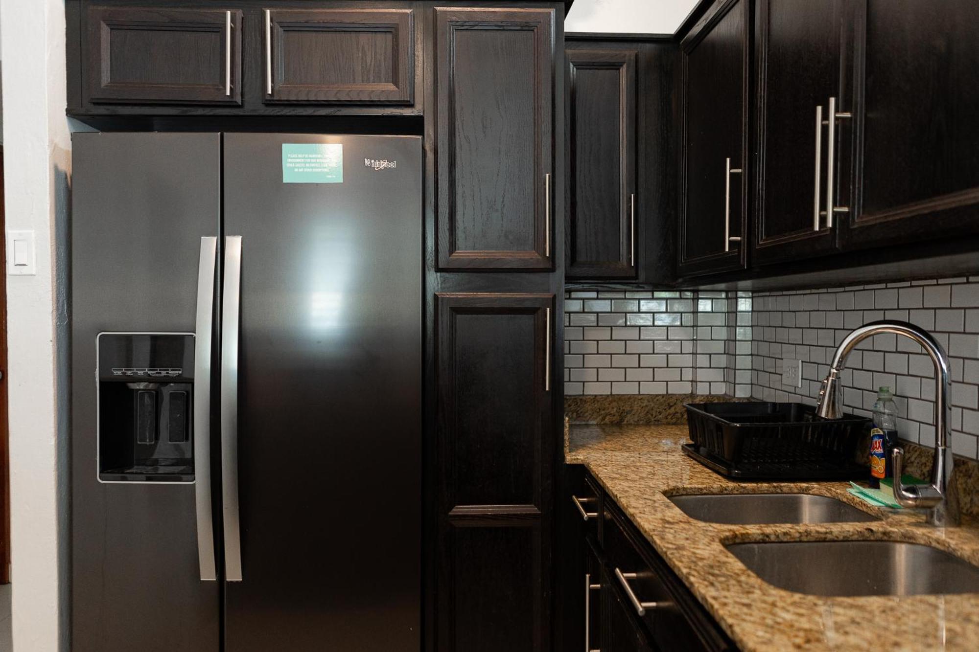 101- Renovated Gem Near The With Free Parking *