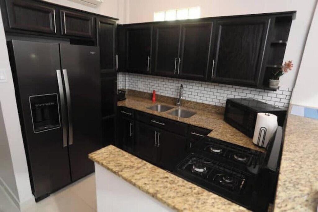 101- Renovated Gem Near The With Free Parking