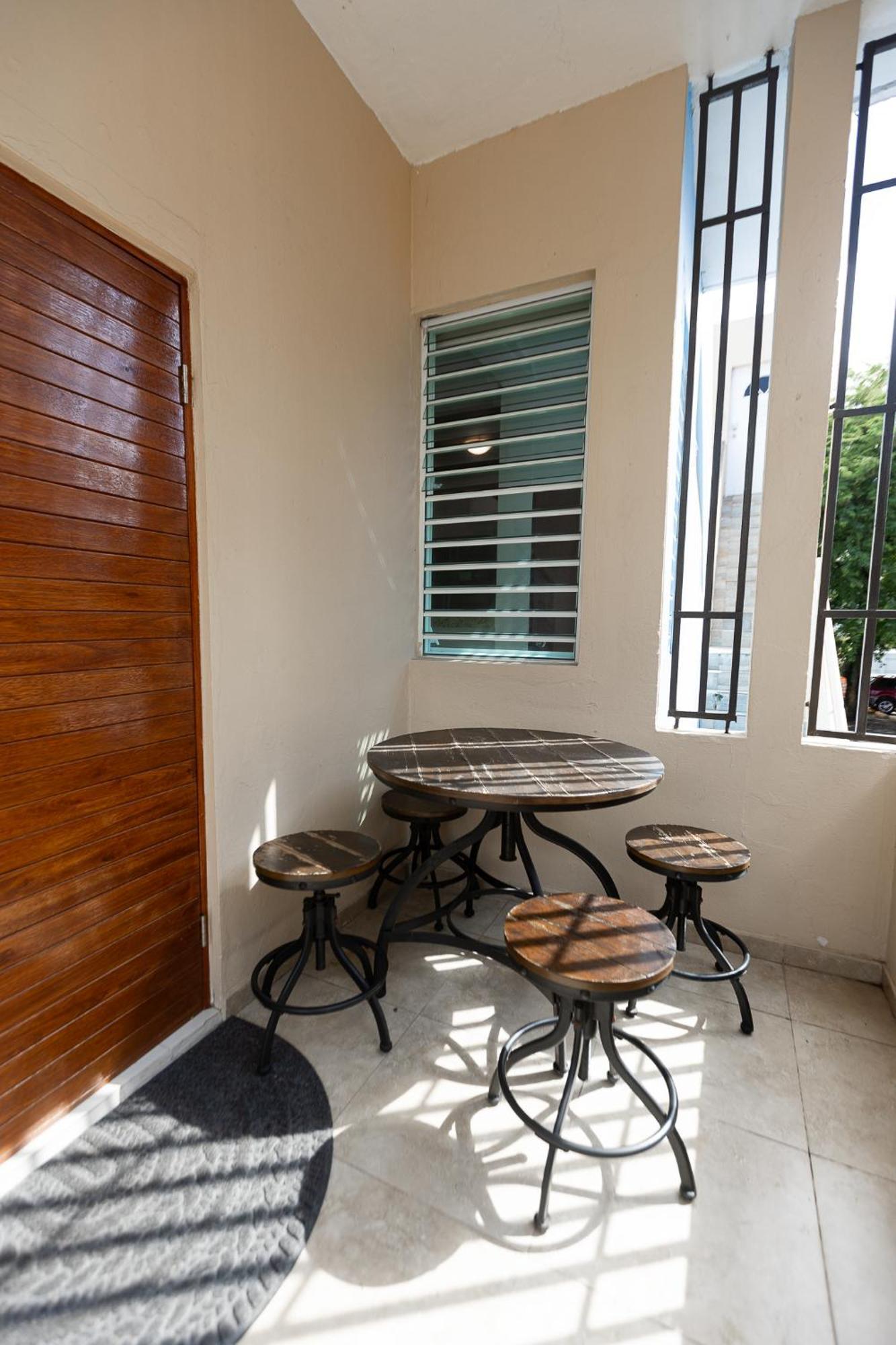 101- Renovated Gem Near The With Free Parking San Juan