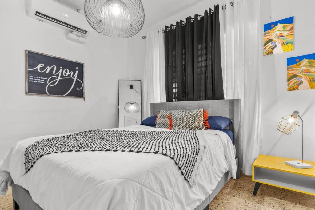 Villa Luxury 4br For 14-& Jacuzzi 6 Min & Airport