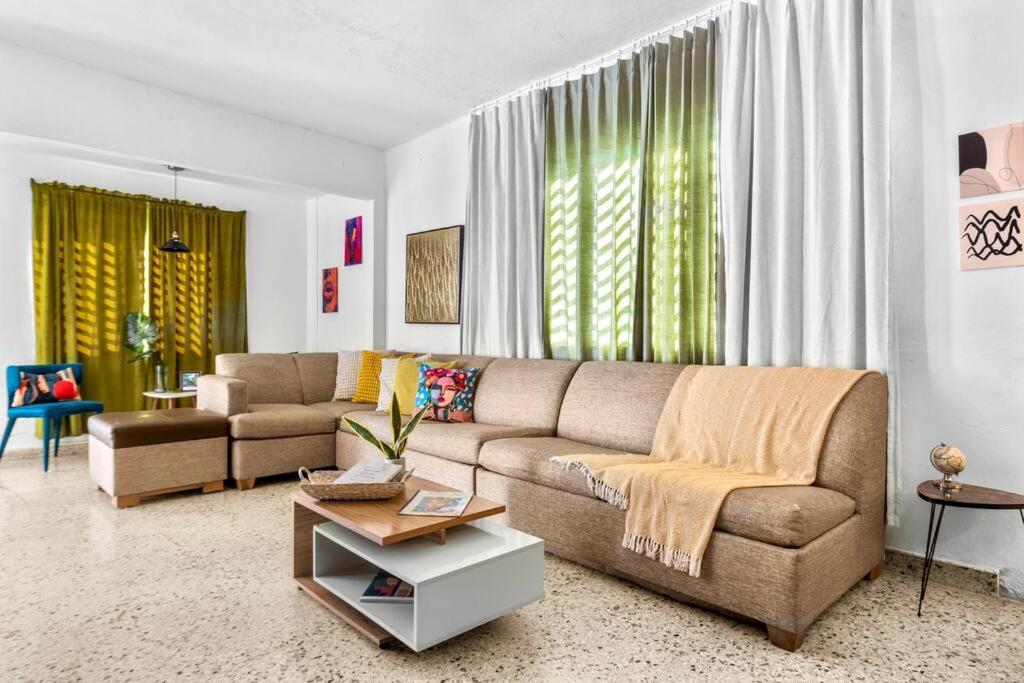 Luxury 4br For 14-& Jacuzzi 6 Min & Airport San Juan