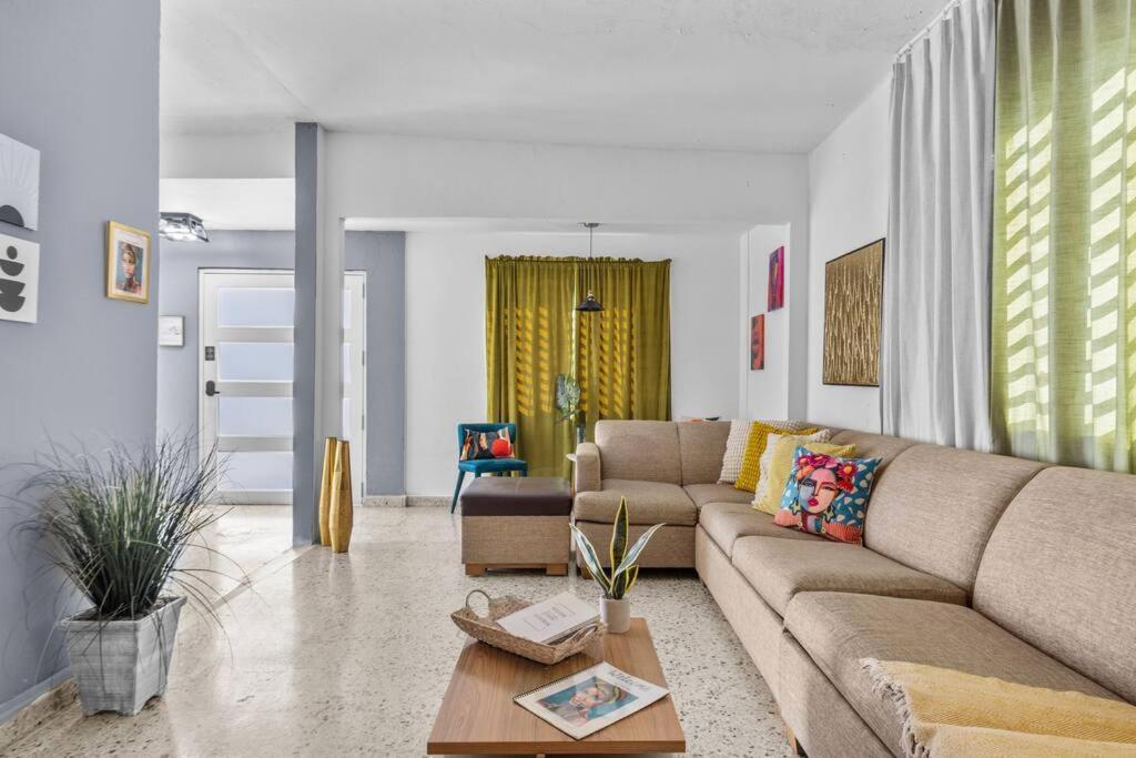 Luxury 4br For 14-& Jacuzzi 6 Min & Airport
