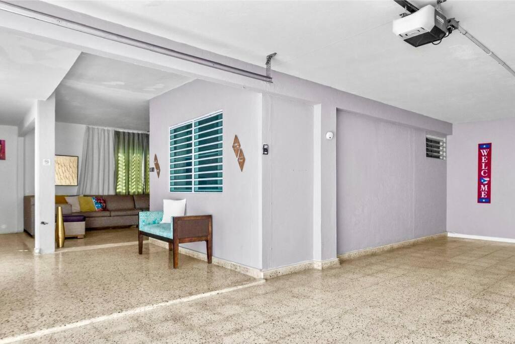 Luxury 4br For 14-& Jacuzzi 6 Min & Airport Villa