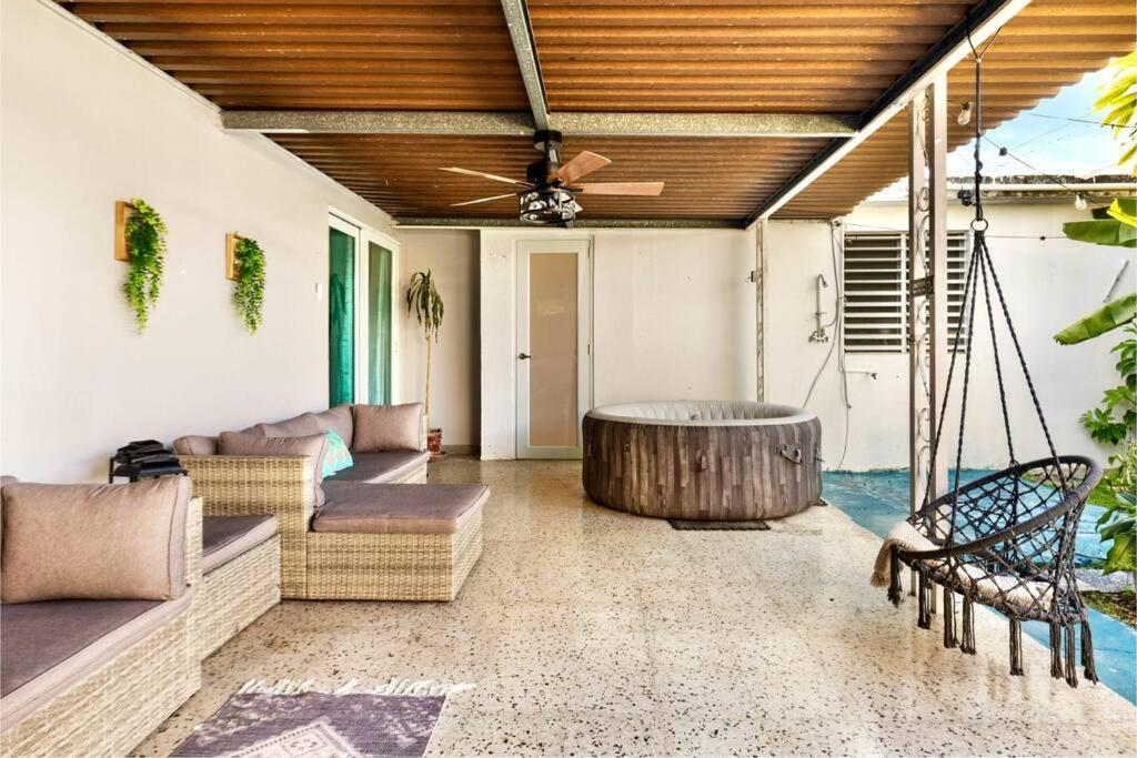 Luxury 4br For 14-& Jacuzzi 6 Min & Airport Villa *